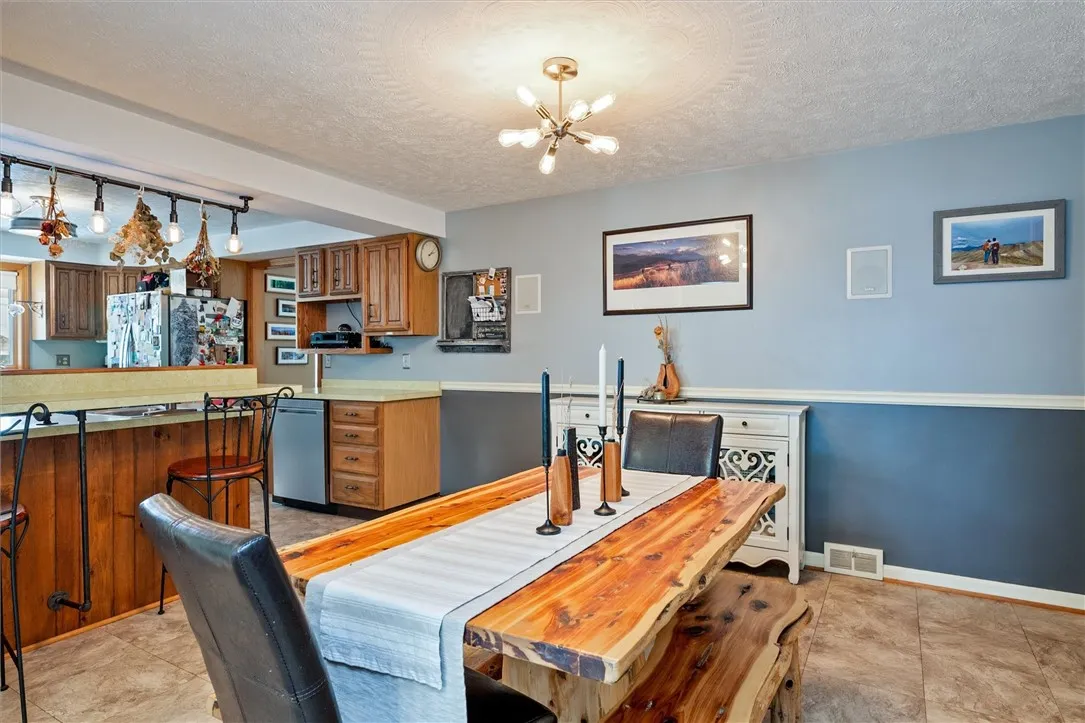 30 Lanark Crescent, Rochester, New York 14609, Rochester, New York 14609, 5 Bedrooms Bedrooms, 8 Rooms Rooms,2 BathroomsBathrooms,Residential,For Sale,30 Lanark Crescent, Rochester, New York 14609,R1624193