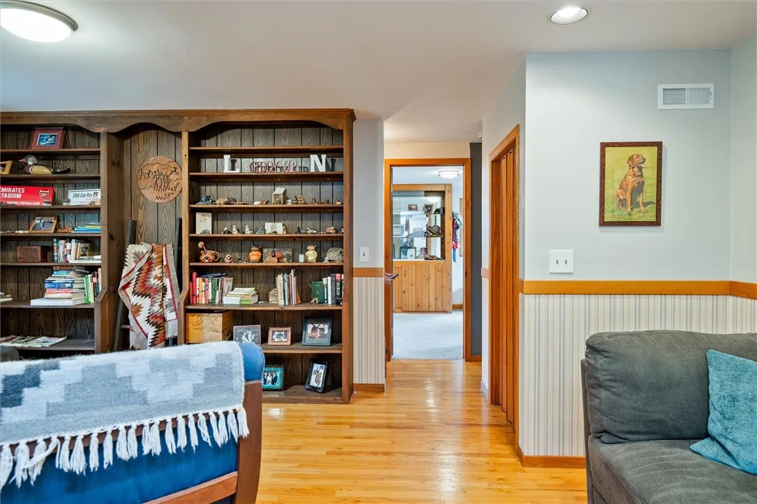 30 Lanark Crescent, Rochester, New York 14609, Rochester, New York 14609, 5 Bedrooms Bedrooms, 8 Rooms Rooms,2 BathroomsBathrooms,Residential,For Sale,30 Lanark Crescent, Rochester, New York 14609,R1624193