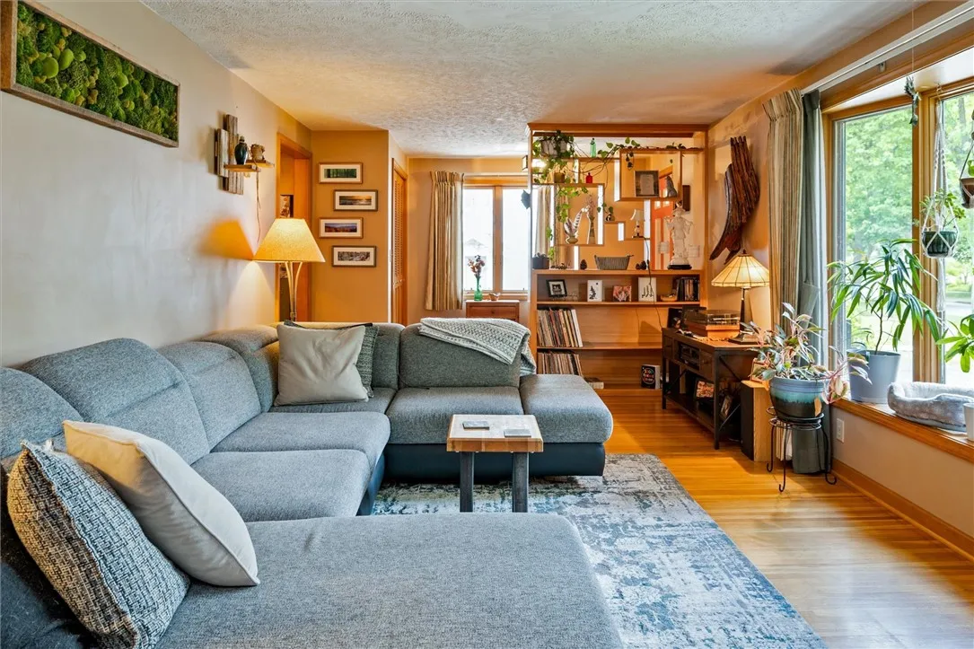 30 Lanark Crescent, Rochester, New York 14609, Rochester, New York 14609, 5 Bedrooms Bedrooms, 8 Rooms Rooms,2 BathroomsBathrooms,Residential,For Sale,30 Lanark Crescent, Rochester, New York 14609,R1624193
