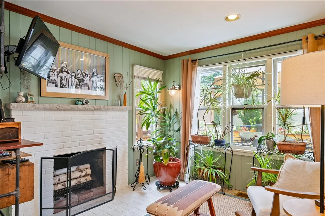 30 Lanark Crescent, Rochester, New York 14609, Rochester, New York 14609, 5 Bedrooms Bedrooms, 8 Rooms Rooms,2 BathroomsBathrooms,Residential,For Sale,30 Lanark Crescent, Rochester, New York 14609,R1624193
