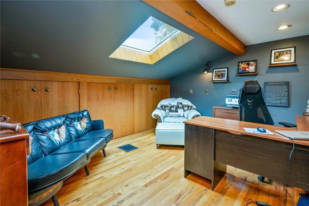30 Lanark Crescent, Rochester, New York 14609, Rochester, New York 14609, 5 Bedrooms Bedrooms, 8 Rooms Rooms,2 BathroomsBathrooms,Residential,For Sale,30 Lanark Crescent, Rochester, New York 14609,R1624193