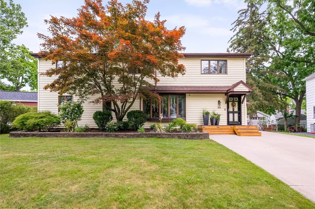 30 Lanark Crescent, Rochester, New York 14609, Rochester, New York 14609, 5 Bedrooms Bedrooms, 8 Rooms Rooms,2 BathroomsBathrooms,Residential,For Sale,30 Lanark Crescent, Rochester, New York 14609,R1624193