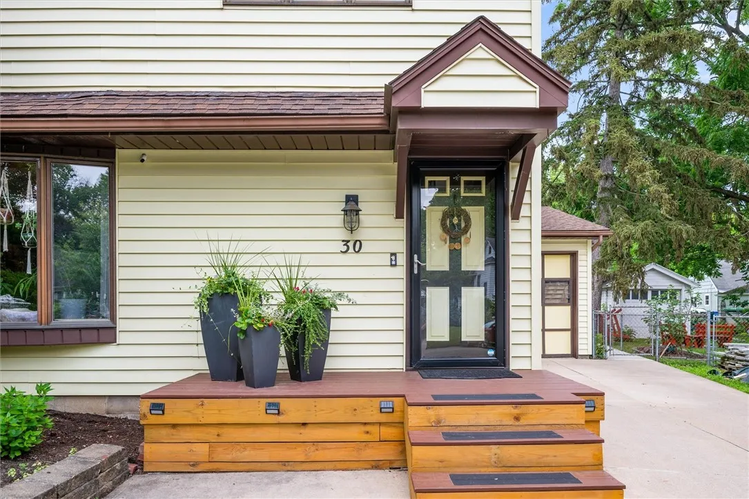 30 Lanark Crescent, Rochester, New York 14609, Rochester, New York 14609, 5 Bedrooms Bedrooms, 8 Rooms Rooms,2 BathroomsBathrooms,Residential,For Sale,30 Lanark Crescent, Rochester, New York 14609,R1624193