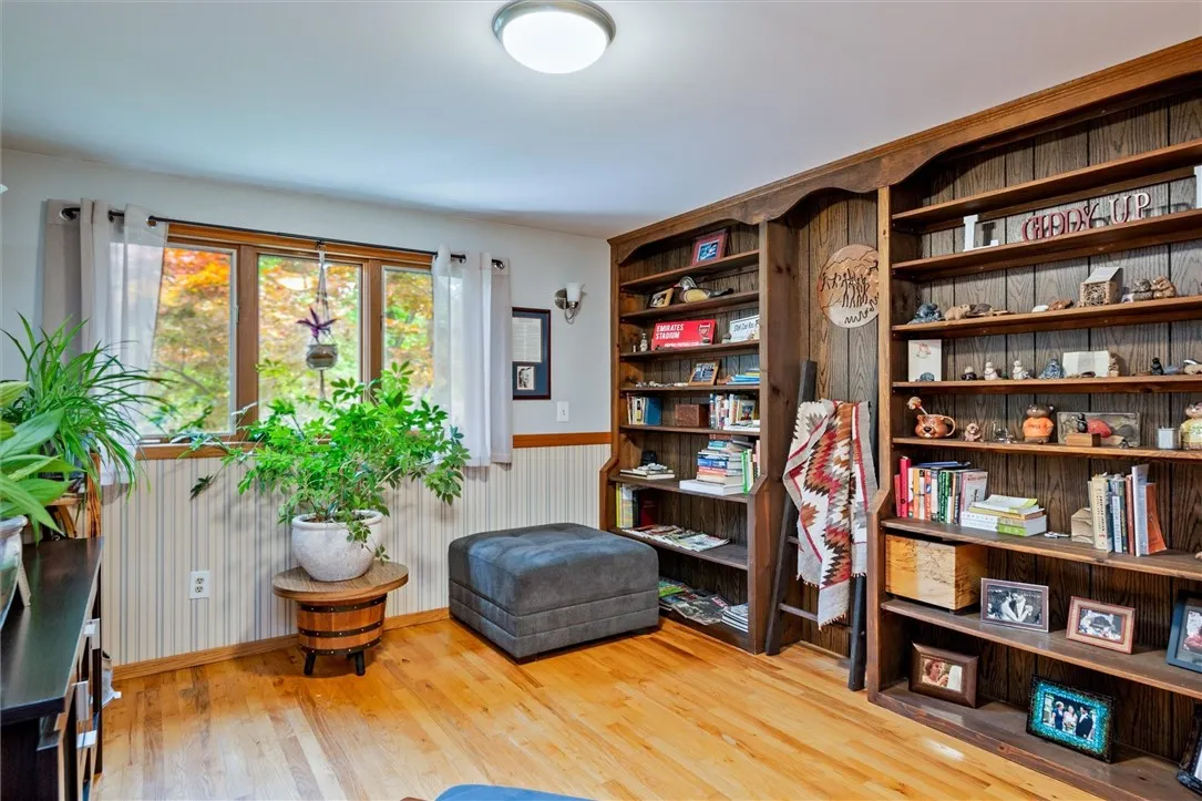 30 Lanark Crescent, Rochester, New York 14609, Rochester, New York 14609, 5 Bedrooms Bedrooms, 8 Rooms Rooms,2 BathroomsBathrooms,Residential,For Sale,30 Lanark Crescent, Rochester, New York 14609,R1624193