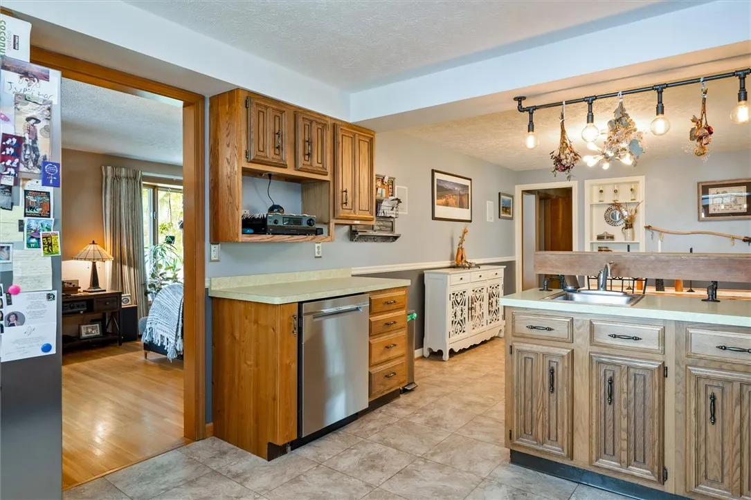 30 Lanark Crescent, Rochester, New York 14609, Rochester, New York 14609, 5 Bedrooms Bedrooms, 8 Rooms Rooms,2 BathroomsBathrooms,Residential,For Sale,30 Lanark Crescent, Rochester, New York 14609,R1624193