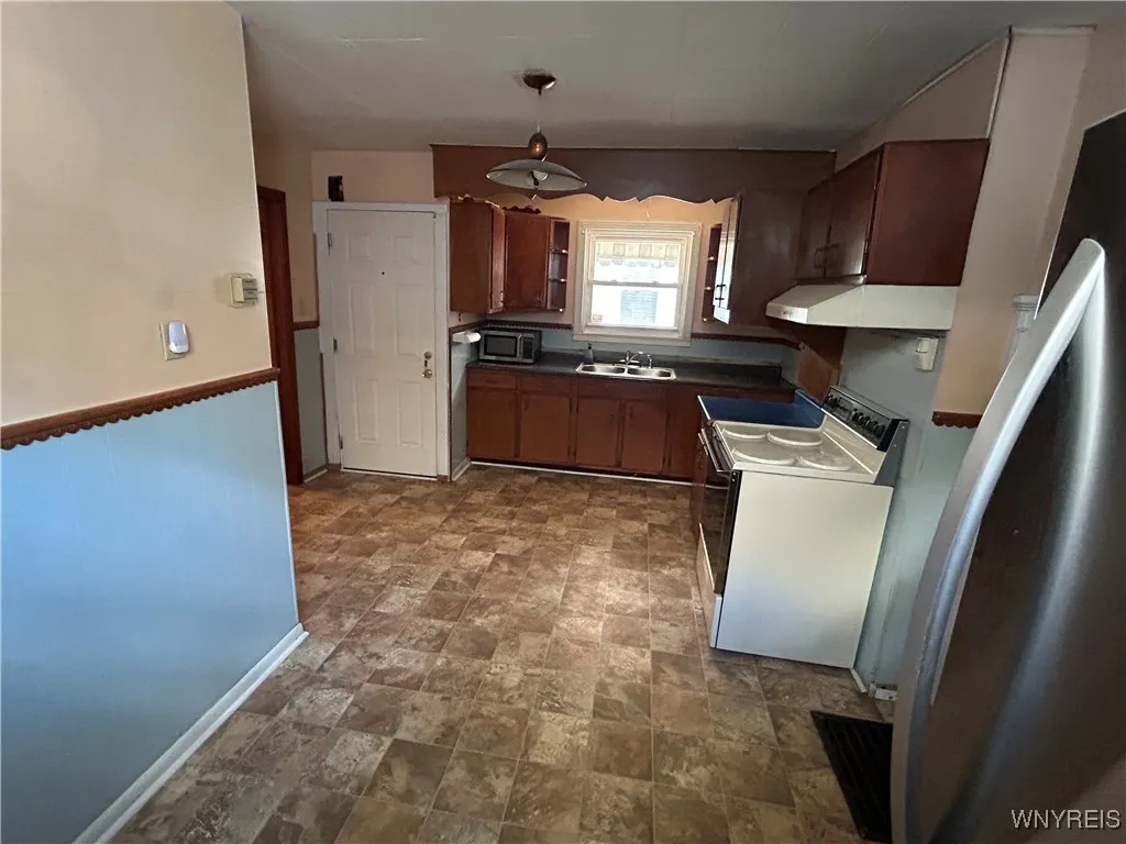 310 Woltz Avenue, Buffalo, New York 14211, Buffalo, New York 14211, 3 Bedrooms Bedrooms, 3 Rooms Rooms,1 BathroomBathrooms,Residential,For Sale,310 Woltz Avenue, Buffalo, New York 14211,B1624795