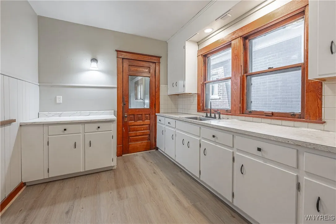 1139 Haeberle Avenue, Niagara Falls, New York 1430, Niagara Falls, New York 14301, 4 Bedrooms Bedrooms, 8 Rooms Rooms,2 BathroomsBathrooms,Residential,For Sale,1139 Haeberle Avenue, Niagara Falls, New York 1430,B1625062