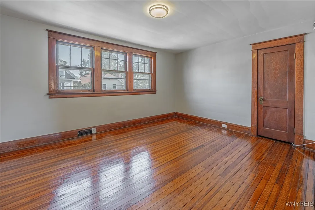 1139 Haeberle Avenue, Niagara Falls, New York 1430, Niagara Falls, New York 14301, 4 Bedrooms Bedrooms, 8 Rooms Rooms,2 BathroomsBathrooms,Residential,For Sale,1139 Haeberle Avenue, Niagara Falls, New York 1430,B1625062