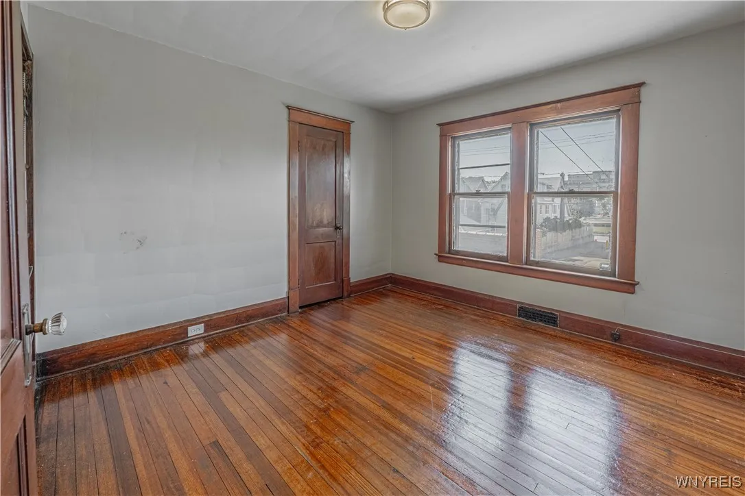 1139 Haeberle Avenue, Niagara Falls, New York 1430, Niagara Falls, New York 14301, 4 Bedrooms Bedrooms, 8 Rooms Rooms,2 BathroomsBathrooms,Residential,For Sale,1139 Haeberle Avenue, Niagara Falls, New York 1430,B1625062