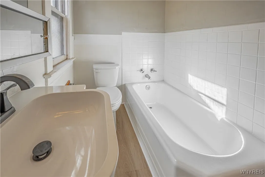 1139 Haeberle Avenue, Niagara Falls, New York 1430, Niagara Falls, New York 14301, 4 Bedrooms Bedrooms, 8 Rooms Rooms,2 BathroomsBathrooms,Residential,For Sale,1139 Haeberle Avenue, Niagara Falls, New York 1430,B1625062