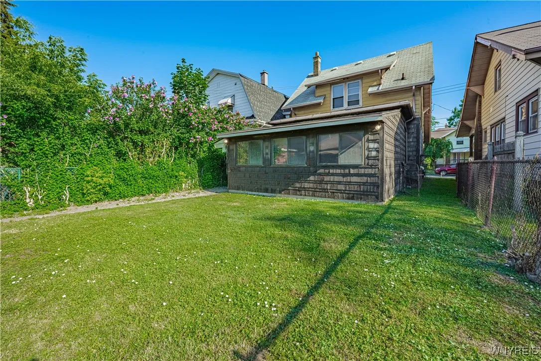 1139 Haeberle Avenue, Niagara Falls, New York 1430, Niagara Falls, New York 14301, 4 Bedrooms Bedrooms, 8 Rooms Rooms,2 BathroomsBathrooms,Residential,For Sale,1139 Haeberle Avenue, Niagara Falls, New York 1430,B1625062