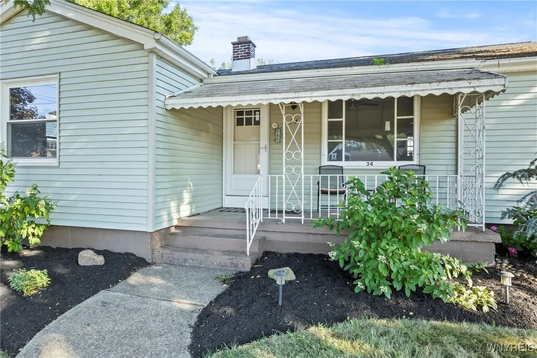 34 Center Avenue, North Tonawanda, New York 14120, North Tonawanda, New York 14120, 3 Bedrooms Bedrooms, 5 Rooms Rooms,1 BathroomBathrooms,Residential,For Sale,34 Center Avenue, North Tonawanda, New York 14120,B1624690