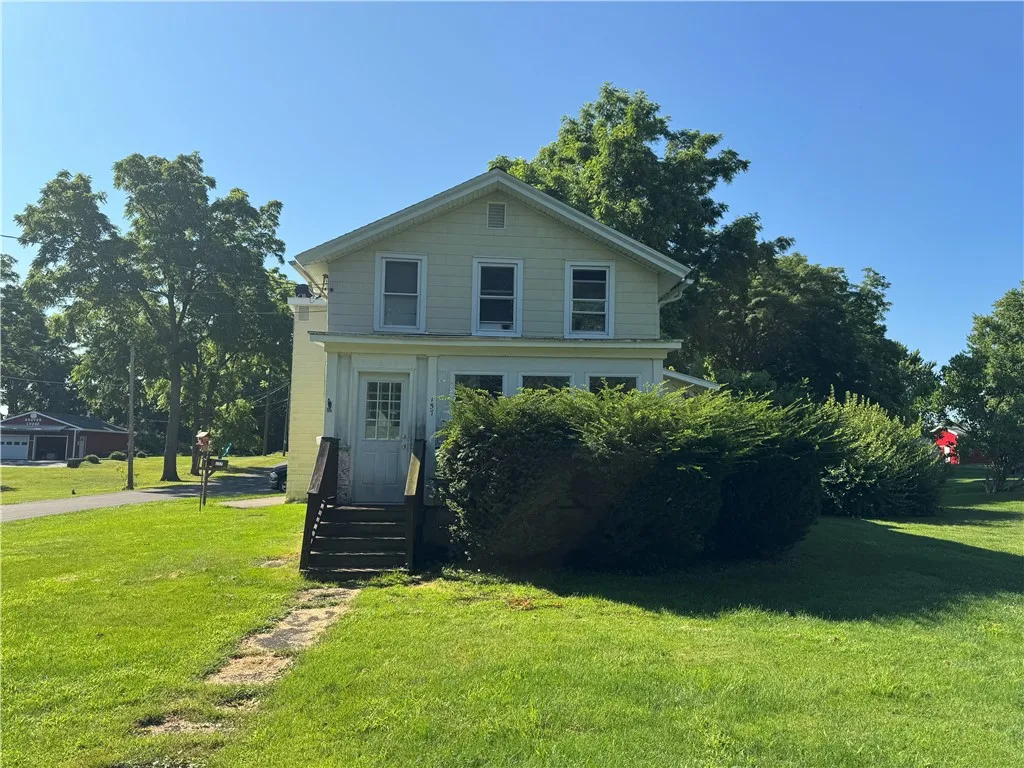 157 Clark Street, Canandaigua City, New York 14424, Canandaigua City, New York 14424, 4 Bedrooms Bedrooms, ,2 BathroomsBathrooms,Residential,For Sale,157 Clark Street, Canandaigua City, New York 14424,R1624820