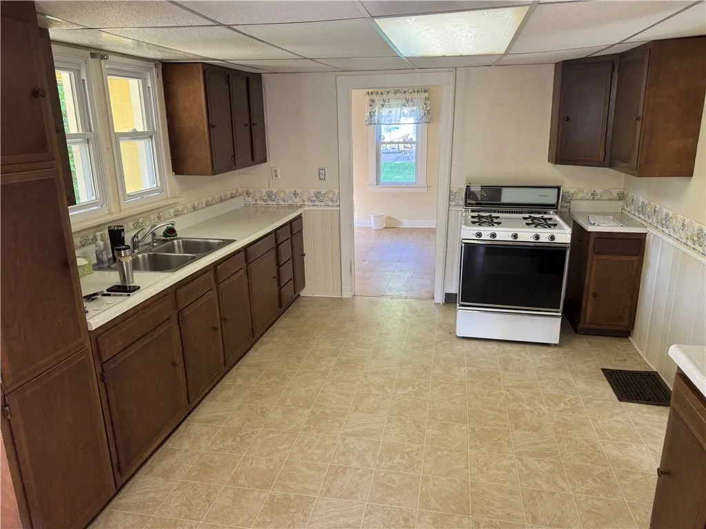 157 Clark Street, Canandaigua City, New York 14424, Canandaigua City, New York 14424, 4 Bedrooms Bedrooms, ,2 BathroomsBathrooms,Residential,For Sale,157 Clark Street, Canandaigua City, New York 14424,R1624820