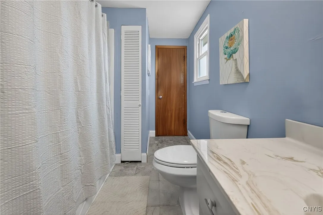 8185 Laurie Lane, Clay, New York 13090, Clay, New York 13090, 4 Bedrooms Bedrooms, 10 Rooms Rooms,1 BathroomBathrooms,Residential,For Sale,8185 Laurie Lane, Clay, New York 13090,S1624272