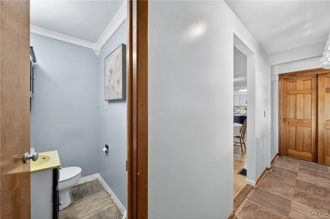8185 Laurie Lane, Clay, New York 13090, Clay, New York 13090, 4 Bedrooms Bedrooms, 10 Rooms Rooms,1 BathroomBathrooms,Residential,For Sale,8185 Laurie Lane, Clay, New York 13090,S1624272