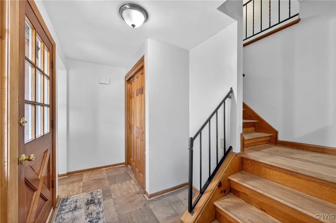 8185 Laurie Lane, Clay, New York 13090, Clay, New York 13090, 4 Bedrooms Bedrooms, 10 Rooms Rooms,1 BathroomBathrooms,Residential,For Sale,8185 Laurie Lane, Clay, New York 13090,S1624272