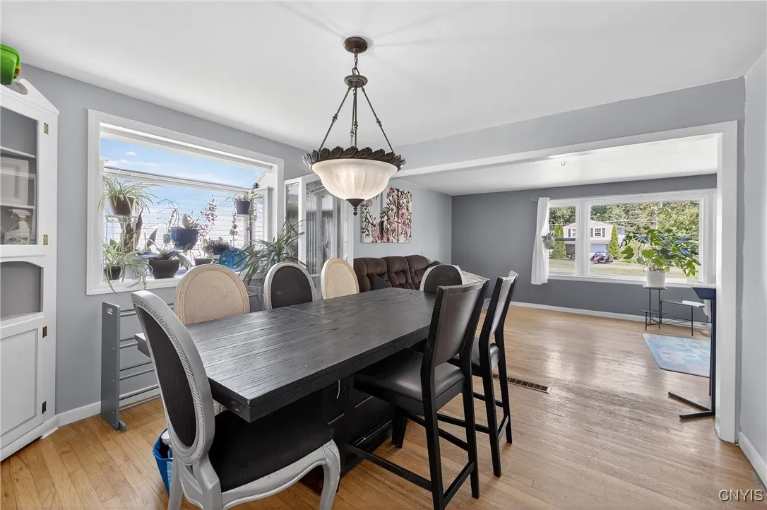 8185 Laurie Lane, Clay, New York 13090, Clay, New York 13090, 4 Bedrooms Bedrooms, 10 Rooms Rooms,1 BathroomBathrooms,Residential,For Sale,8185 Laurie Lane, Clay, New York 13090,S1624272