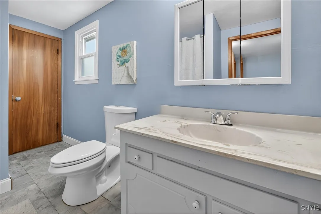 8185 Laurie Lane, Clay, New York 13090, Clay, New York 13090, 4 Bedrooms Bedrooms, 10 Rooms Rooms,1 BathroomBathrooms,Residential,For Sale,8185 Laurie Lane, Clay, New York 13090,S1624272