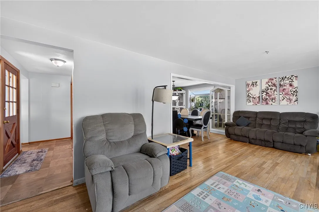8185 Laurie Lane, Clay, New York 13090, Clay, New York 13090, 4 Bedrooms Bedrooms, 10 Rooms Rooms,1 BathroomBathrooms,Residential,For Sale,8185 Laurie Lane, Clay, New York 13090,S1624272