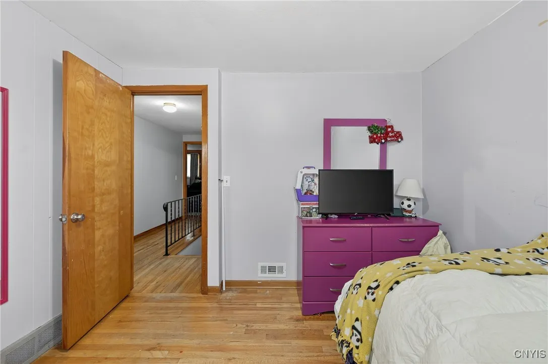 8185 Laurie Lane, Clay, New York 13090, Clay, New York 13090, 4 Bedrooms Bedrooms, 10 Rooms Rooms,1 BathroomBathrooms,Residential,For Sale,8185 Laurie Lane, Clay, New York 13090,S1624272