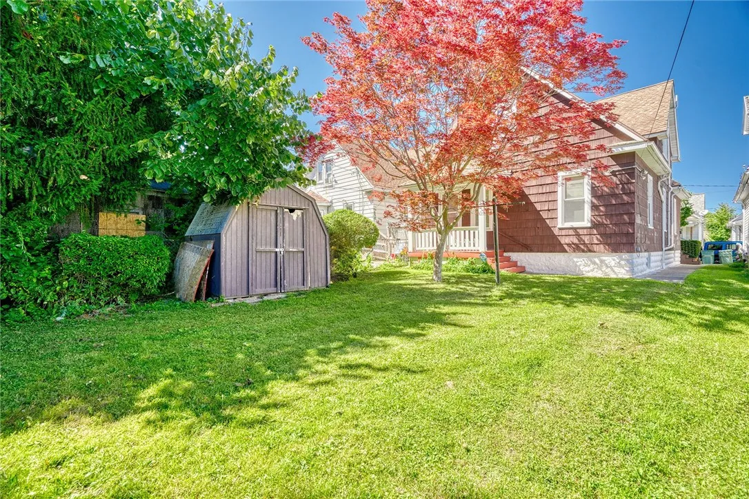 17 Peckham Street, Rochester, New York 14621, Rochester, New York 14621, 3 Bedrooms Bedrooms, ,2 BathroomsBathrooms,Residential,For Sale,17 Peckham Street, Rochester, New York 14621,R1624395