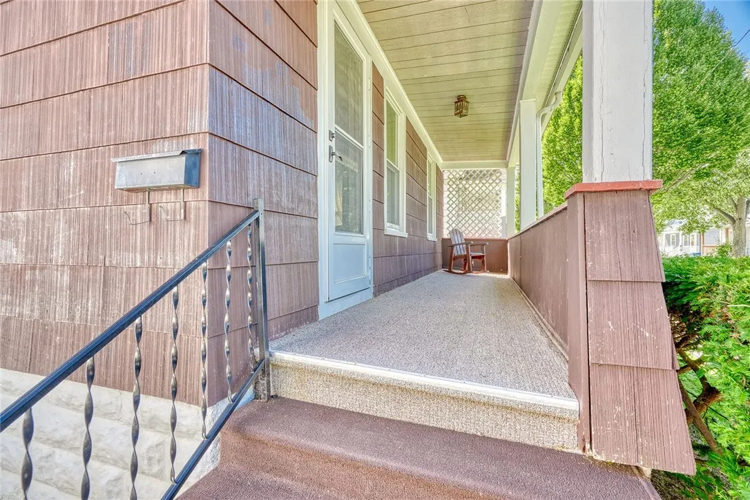 17 Peckham Street, Rochester, New York 14621, Rochester, New York 14621, 3 Bedrooms Bedrooms, ,2 BathroomsBathrooms,Residential,For Sale,17 Peckham Street, Rochester, New York 14621,R1624395