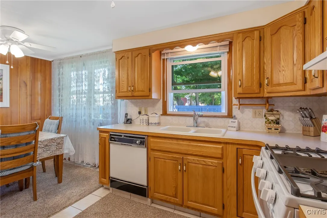 204 Libby Street, Salina, New York 13088, Salina, New York 13088, 3 Bedrooms Bedrooms, 7 Rooms Rooms,1 BathroomBathrooms,Residential,For Sale,204 Libby Street, Salina, New York 13088,S1624863