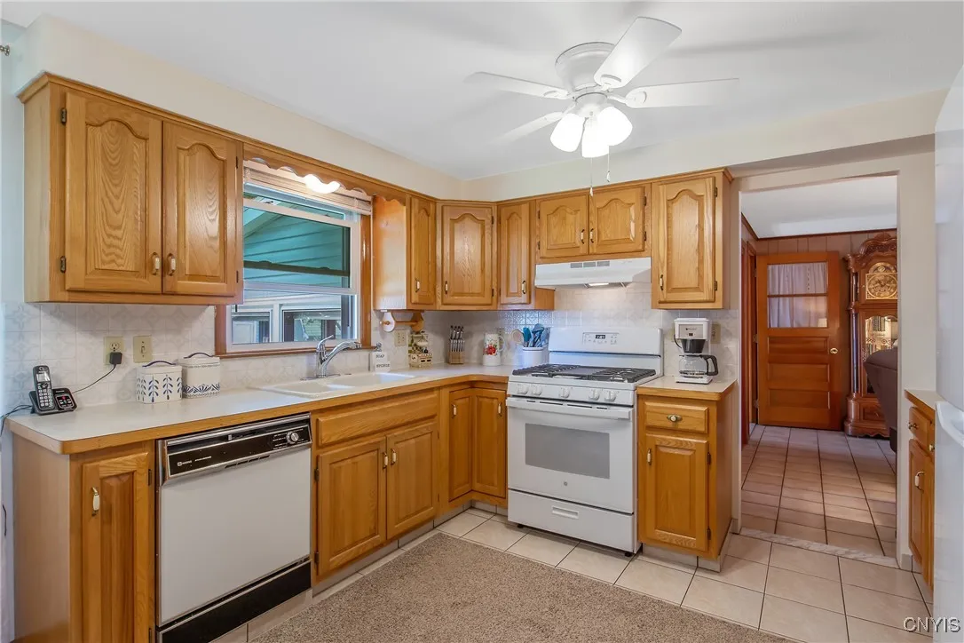 204 Libby Street, Salina, New York 13088, Salina, New York 13088, 3 Bedrooms Bedrooms, 7 Rooms Rooms,1 BathroomBathrooms,Residential,For Sale,204 Libby Street, Salina, New York 13088,S1624863