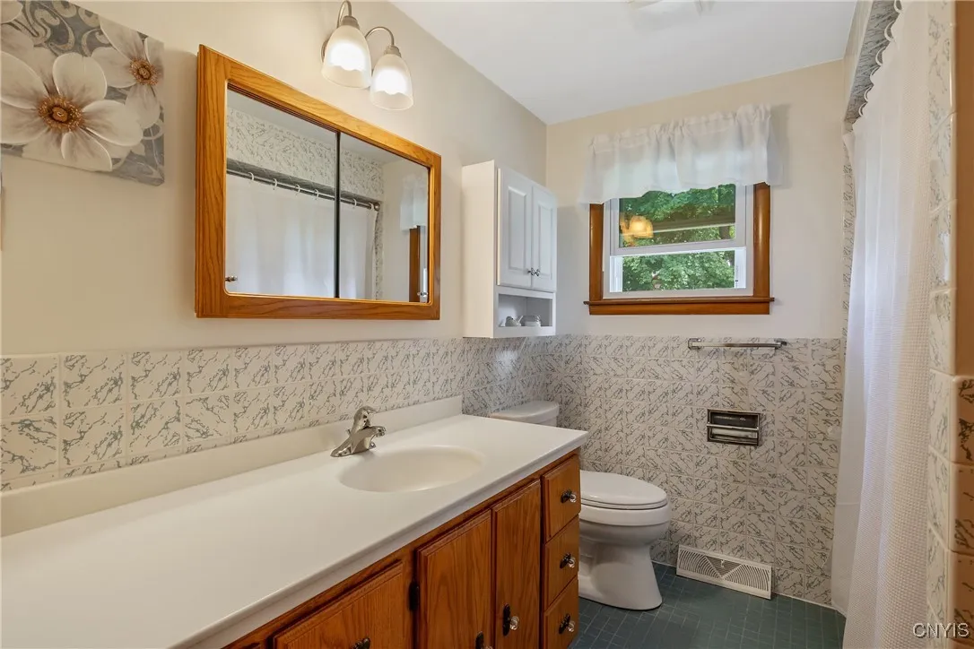 204 Libby Street, Salina, New York 13088, Salina, New York 13088, 3 Bedrooms Bedrooms, 7 Rooms Rooms,1 BathroomBathrooms,Residential,For Sale,204 Libby Street, Salina, New York 13088,S1624863