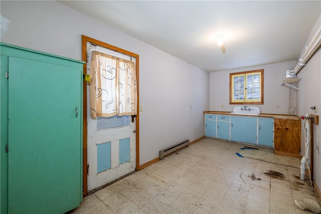 367 West Avenue, Canandaigua City, New York 14424, Canandaigua City, New York 14424, 3 Bedrooms Bedrooms, 2 Rooms Rooms,2 BathroomsBathrooms,Residential,For Sale,367 West Avenue, Canandaigua City, New York 14424,R1625011