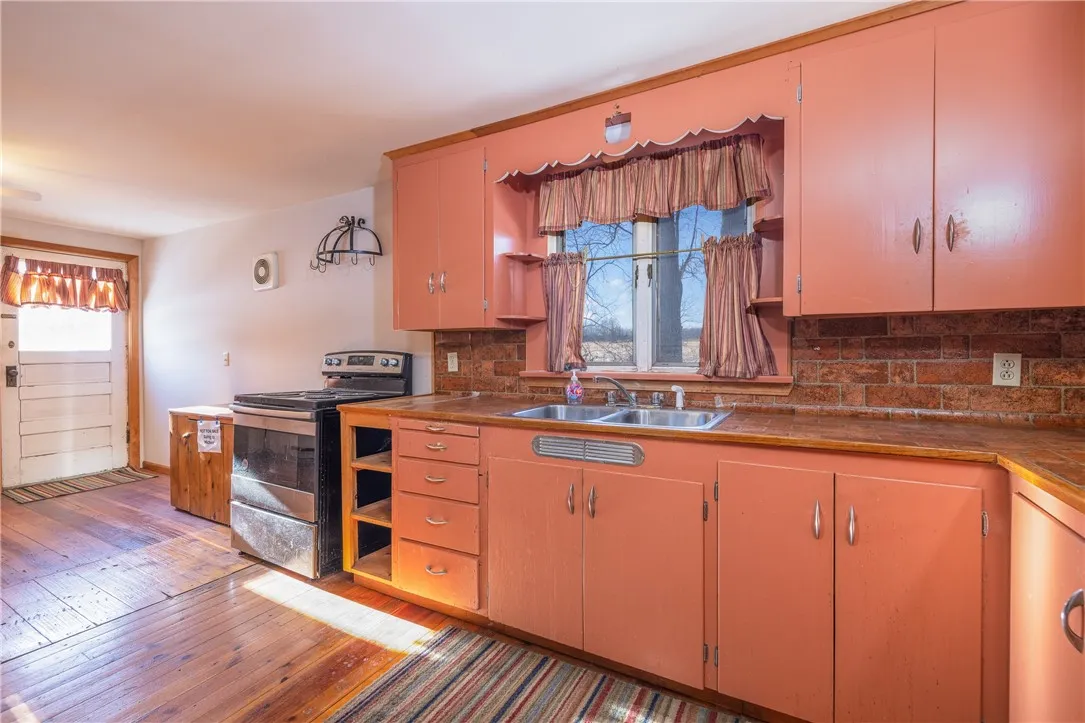 367 West Avenue, Canandaigua City, New York 14424, Canandaigua City, New York 14424, 3 Bedrooms Bedrooms, 2 Rooms Rooms,2 BathroomsBathrooms,Residential,For Sale,367 West Avenue, Canandaigua City, New York 14424,R1625011