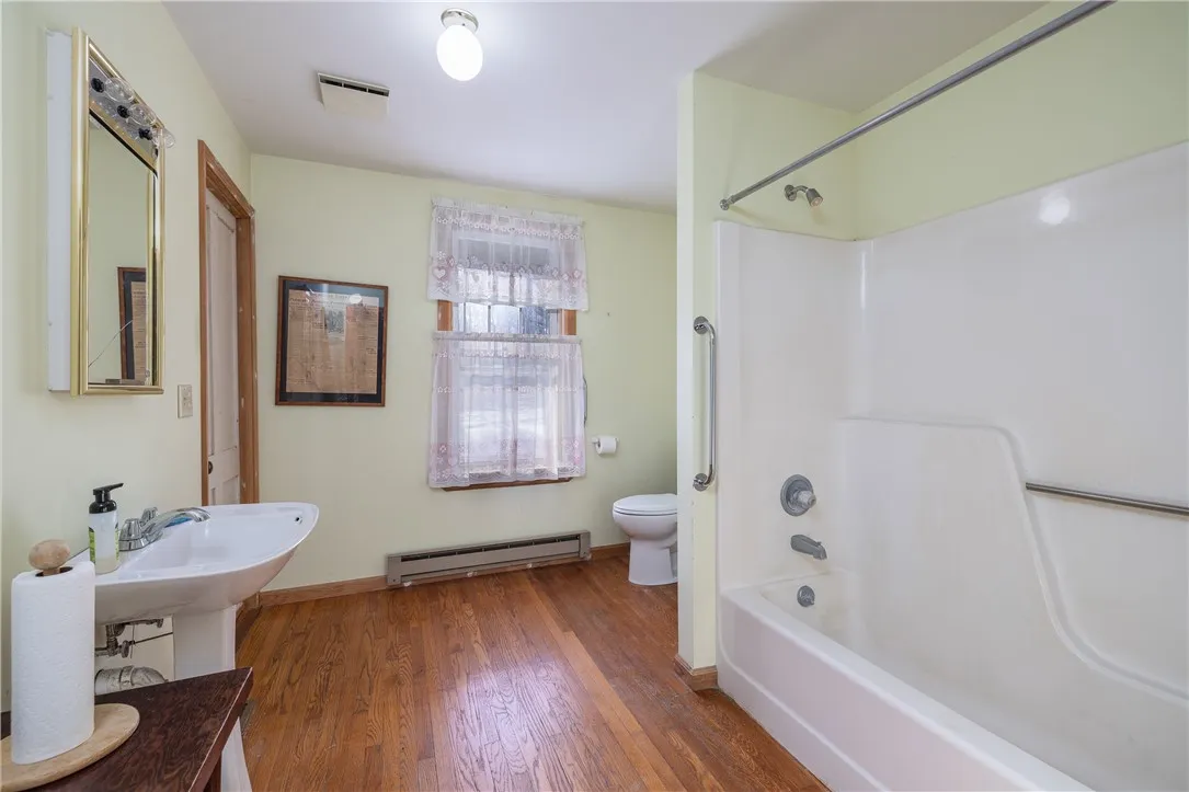 367 West Avenue, Canandaigua City, New York 14424, Canandaigua City, New York 14424, 3 Bedrooms Bedrooms, 2 Rooms Rooms,2 BathroomsBathrooms,Residential,For Sale,367 West Avenue, Canandaigua City, New York 14424,R1625011