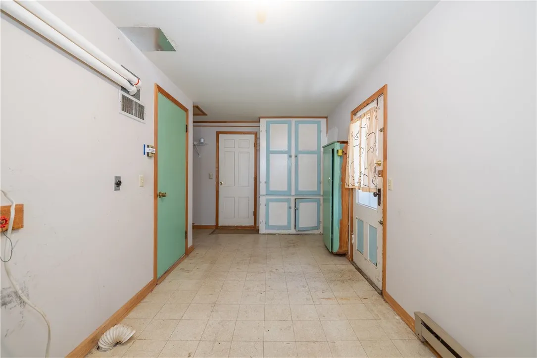 367 West Avenue, Canandaigua City, New York 14424, Canandaigua City, New York 14424, 3 Bedrooms Bedrooms, 2 Rooms Rooms,2 BathroomsBathrooms,Residential,For Sale,367 West Avenue, Canandaigua City, New York 14424,R1625011