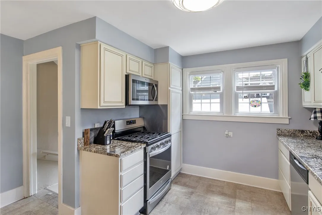 200 Bronson Road, Geddes, New York 13219, Geddes, New York 13219, 3 Bedrooms Bedrooms, 8 Rooms Rooms,1 BathroomBathrooms,Residential,For Sale,200 Bronson Road, Geddes, New York 13219,S1624733