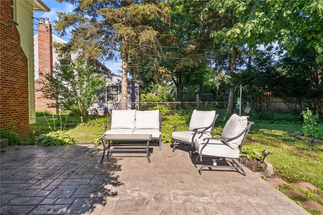 45 Seaford Drive, Irondequoit, New York 14617, Irondequoit, New York 14617, 4 Bedrooms Bedrooms, 9 Rooms Rooms,2 BathroomsBathrooms,Residential,For Sale,45 Seaford Drive, Irondequoit, New York 14617,R1624119