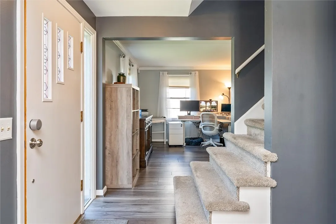 45 Seaford Drive, Irondequoit, New York 14617, Irondequoit, New York 14617, 4 Bedrooms Bedrooms, 9 Rooms Rooms,2 BathroomsBathrooms,Residential,For Sale,45 Seaford Drive, Irondequoit, New York 14617,R1624119