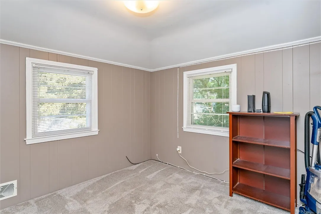 45 Seaford Drive, Irondequoit, New York 14617, Irondequoit, New York 14617, 4 Bedrooms Bedrooms, 9 Rooms Rooms,2 BathroomsBathrooms,Residential,For Sale,45 Seaford Drive, Irondequoit, New York 14617,R1624119