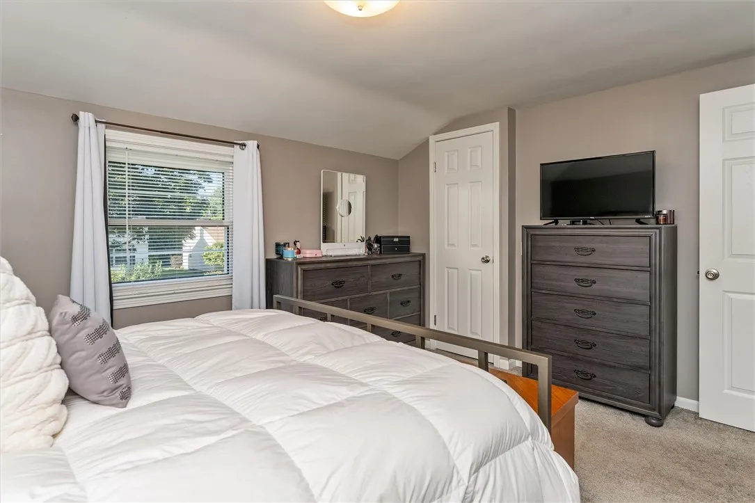 45 Seaford Drive, Irondequoit, New York 14617, Irondequoit, New York 14617, 4 Bedrooms Bedrooms, 9 Rooms Rooms,2 BathroomsBathrooms,Residential,For Sale,45 Seaford Drive, Irondequoit, New York 14617,R1624119