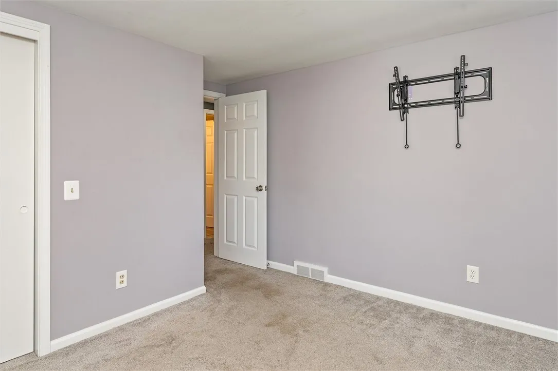 45 Seaford Drive, Irondequoit, New York 14617, Irondequoit, New York 14617, 4 Bedrooms Bedrooms, 9 Rooms Rooms,2 BathroomsBathrooms,Residential,For Sale,45 Seaford Drive, Irondequoit, New York 14617,R1624119