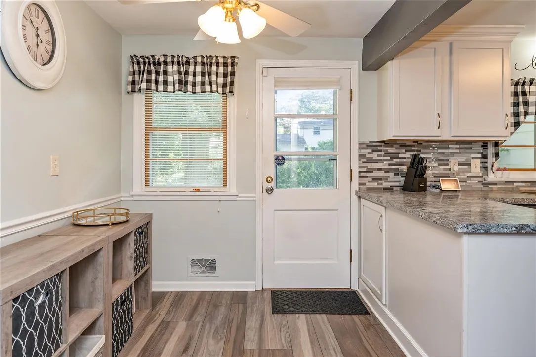 45 Seaford Drive, Irondequoit, New York 14617, Irondequoit, New York 14617, 4 Bedrooms Bedrooms, 9 Rooms Rooms,2 BathroomsBathrooms,Residential,For Sale,45 Seaford Drive, Irondequoit, New York 14617,R1624119