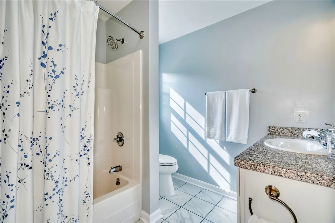 542 Dunnbridge Drive, Webster, New York 14580, Webster, New York 14580, 4 Bedrooms Bedrooms, 9 Rooms Rooms,2 BathroomsBathrooms,Residential,For Sale,542 Dunnbridge Drive, Webster, New York 14580,R1624495