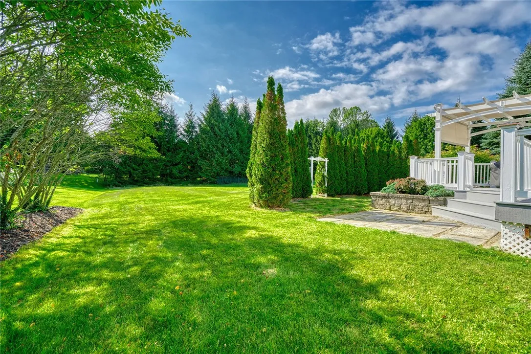 542 Dunnbridge Drive, Webster, New York 14580, Webster, New York 14580, 4 Bedrooms Bedrooms, 9 Rooms Rooms,2 BathroomsBathrooms,Residential,For Sale,542 Dunnbridge Drive, Webster, New York 14580,R1624495