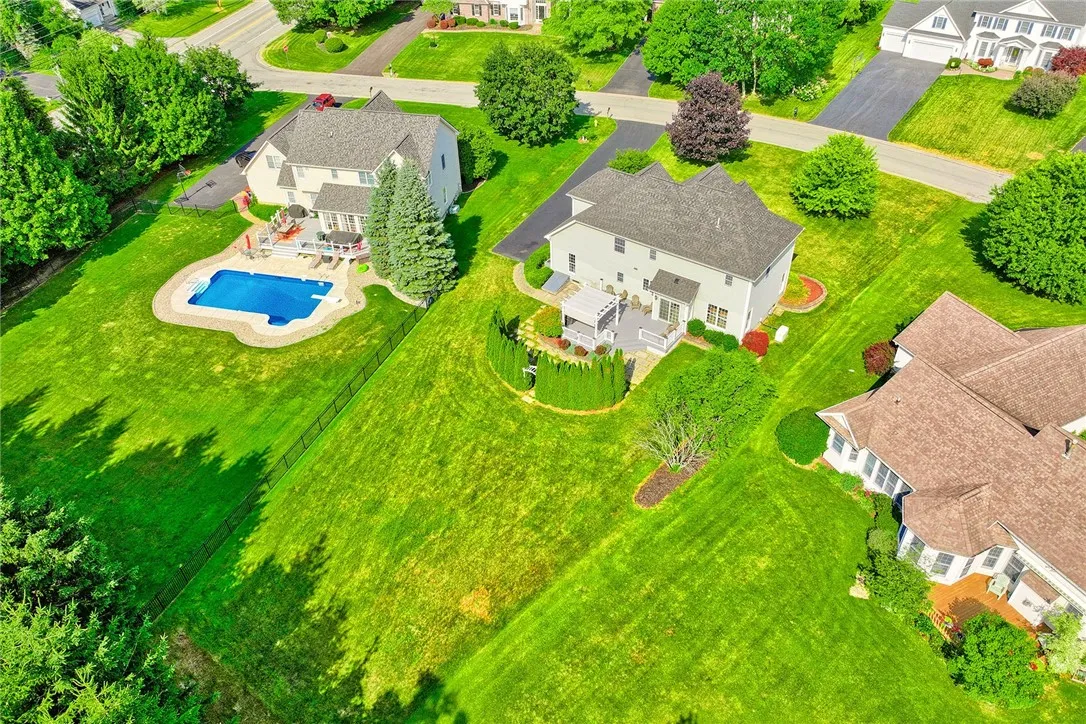 542 Dunnbridge Drive, Webster, New York 14580, Webster, New York 14580, 4 Bedrooms Bedrooms, 9 Rooms Rooms,2 BathroomsBathrooms,Residential,For Sale,542 Dunnbridge Drive, Webster, New York 14580,R1624495