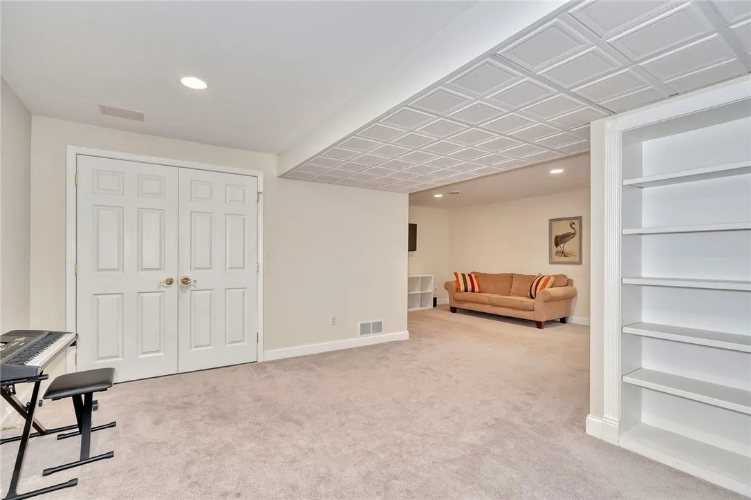 542 Dunnbridge Drive, Webster, New York 14580, Webster, New York 14580, 4 Bedrooms Bedrooms, 9 Rooms Rooms,2 BathroomsBathrooms,Residential,For Sale,542 Dunnbridge Drive, Webster, New York 14580,R1624495