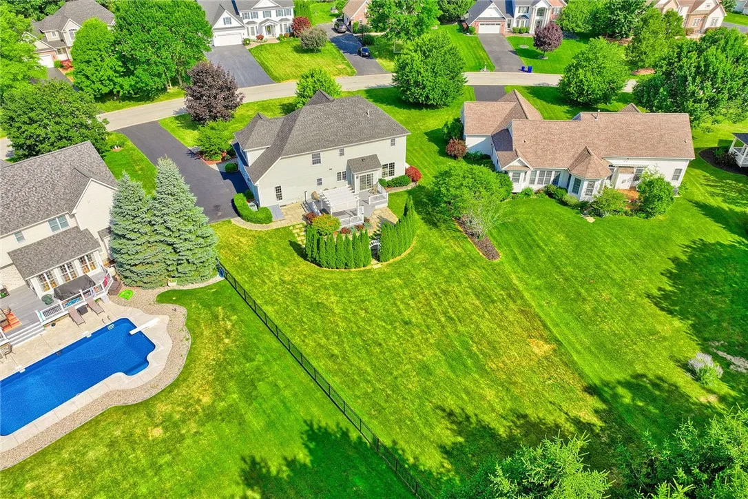 542 Dunnbridge Drive, Webster, New York 14580, Webster, New York 14580, 4 Bedrooms Bedrooms, 9 Rooms Rooms,2 BathroomsBathrooms,Residential,For Sale,542 Dunnbridge Drive, Webster, New York 14580,R1624495