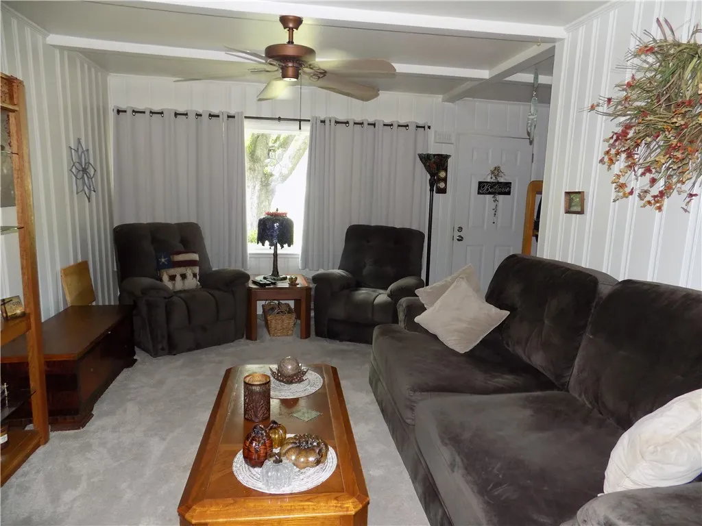 211 Westside Drive, Chili, New York 14624, Chili, New York 14624, 2 Bedrooms Bedrooms, 5 Rooms Rooms,1 BathroomBathrooms,Residential,For Sale,211 Westside Drive, Chili, New York 14624,R1624778