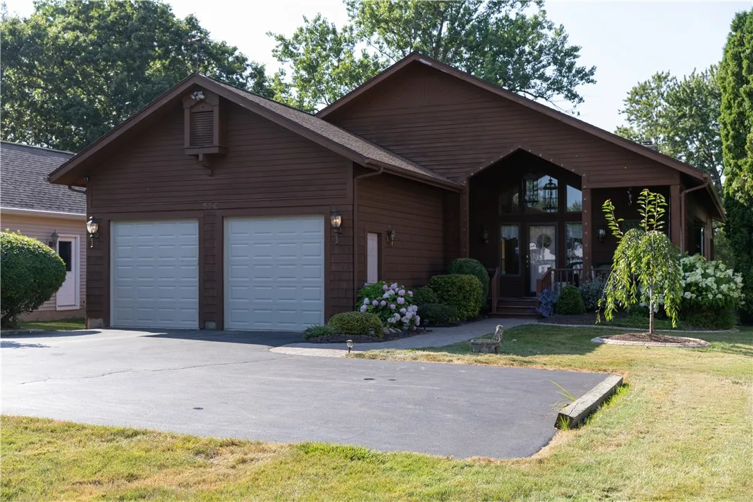 57c Long Pond Road, Greece, New York 14612, Greece, New York 14612, 4 Bedrooms Bedrooms, 6 Rooms Rooms,3 BathroomsBathrooms,Residential,For Sale,57c Long Pond Road, Greece, New York 14612,R1624695