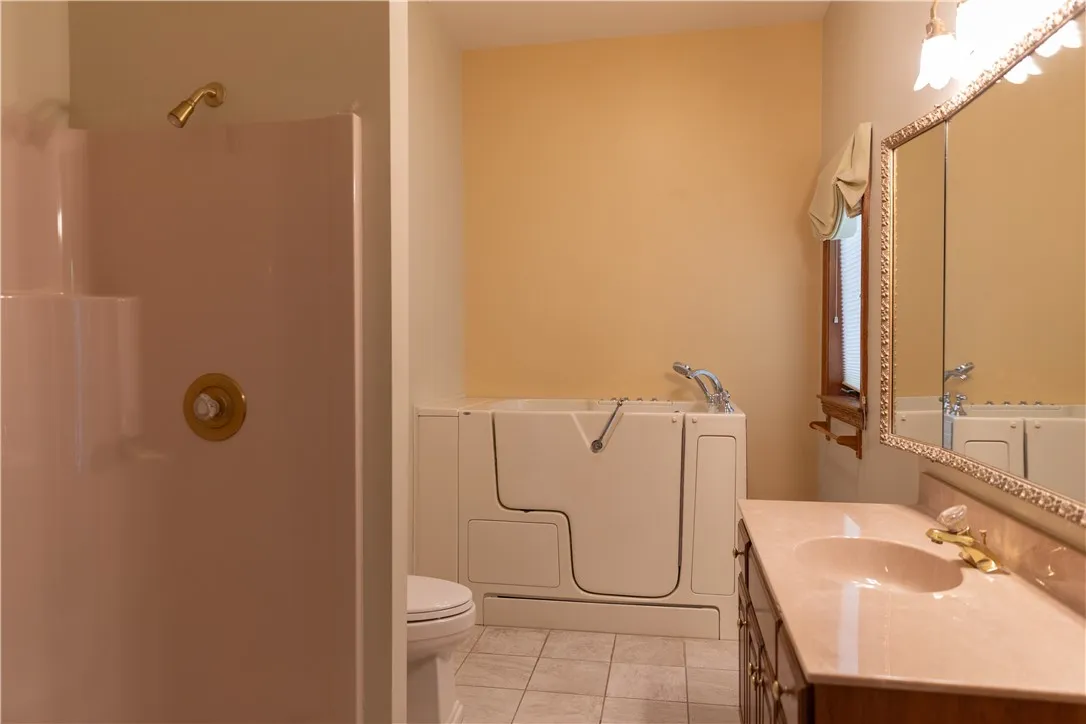 57c Long Pond Road, Greece, New York 14612, Greece, New York 14612, 4 Bedrooms Bedrooms, 6 Rooms Rooms,3 BathroomsBathrooms,Residential,For Sale,57c Long Pond Road, Greece, New York 14612,R1624695