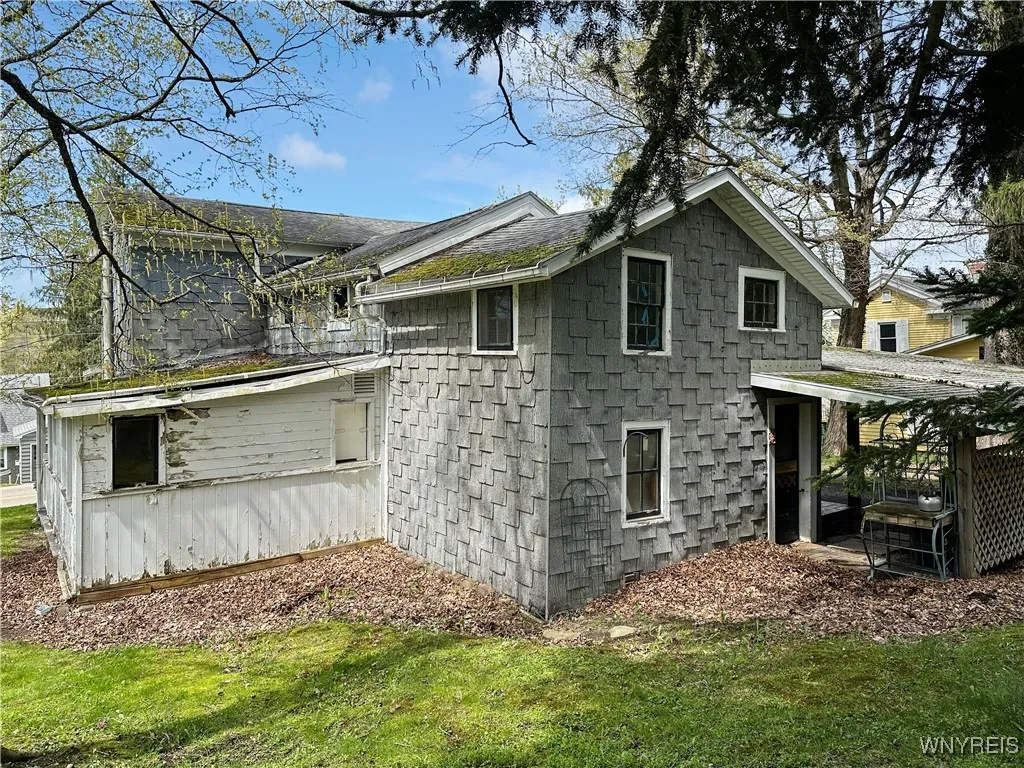 9 Park Road West, Castile, New York 14427, Castile, New York 14427, 4 Bedrooms Bedrooms, 8 Rooms Rooms,1 BathroomBathrooms,Residential,Closed,9 Park Road West, Castile, New York 14427,0,B1624997